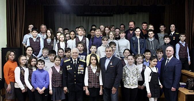 В Астрахани сотрудники УФСБ посетили воспитанников подшефной школы-интерната