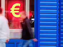 Девальвация близко: сенатор предрек евро по 100