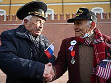 Фронтовики из стран антигитлеровской коалиции встретились на Красной площади во имя торжества исторической правды