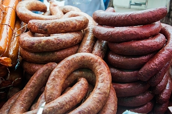 В Волгоградской области выявили сомнительные мясные изделия