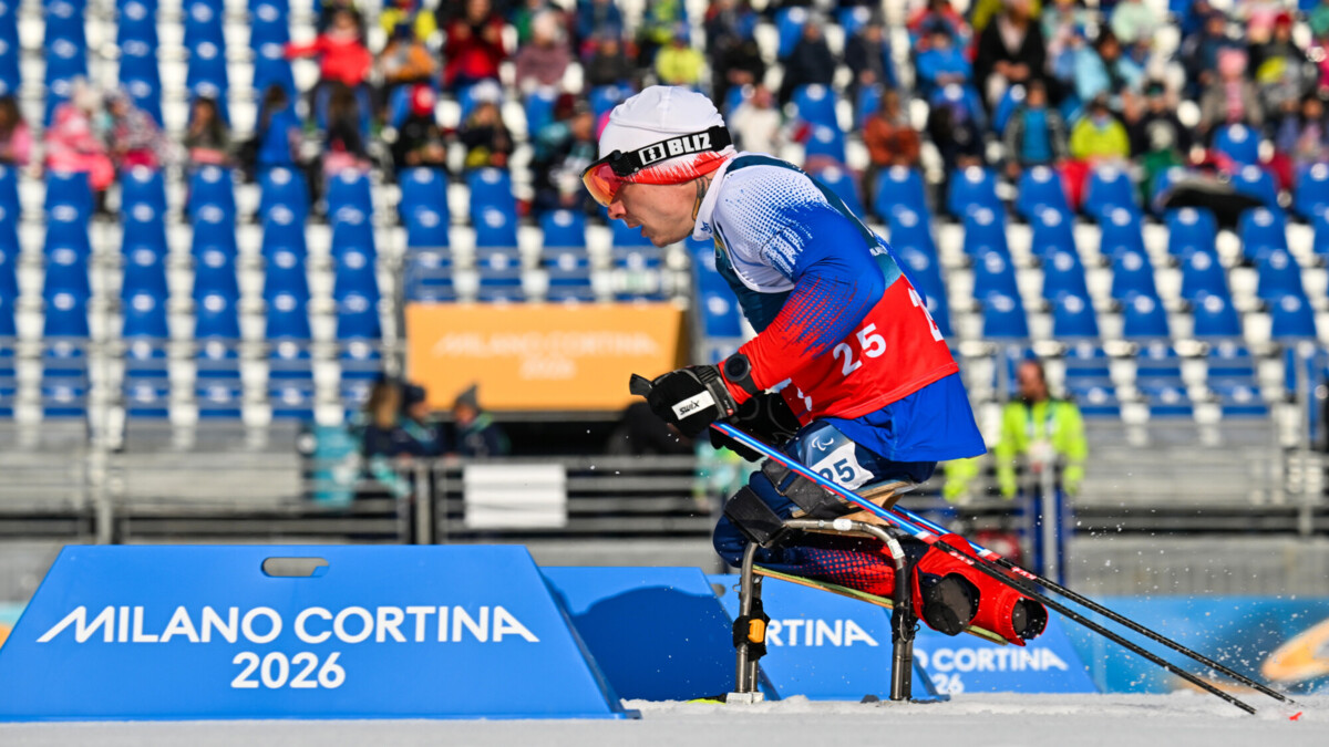 Российский лыжник Иван Голубков завоевал золото в гонке на 10 км на Паралимпийских играх 2026 года в Италии.