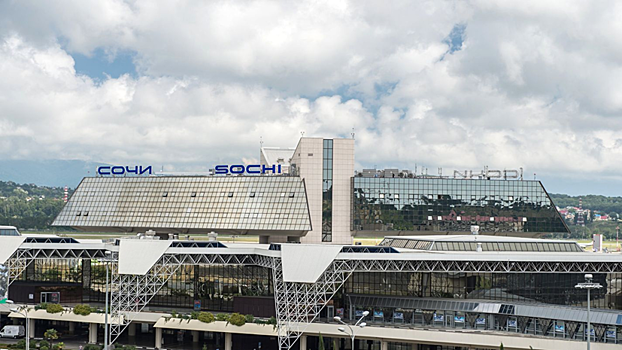 В Сочи эвакуировали аэропорт