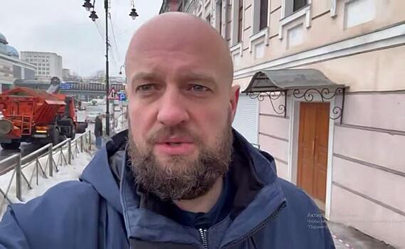 Мэр Курска проверил работу коммунальщиков на улице Дзержинского