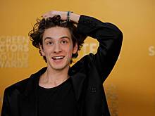 Съемки голливудского сериала со звездой «Аноры» перенесли