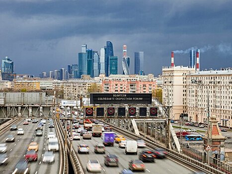 Дептранс Москвы призвал автомобилистов соблюдать скоростной режим из-за непогоды