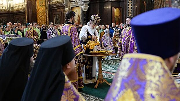 Патриарх призвал христиан совершать "литургию после литургии"