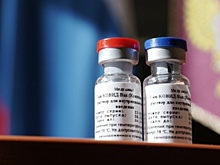 Украина запретила регистрировать российские вакцины от ковида