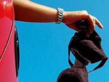 Любовники занялись сексом за рулем на скорости 145 километров в час