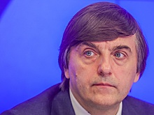 Кравцов допустил увеличение зарплаты учителей по всей стране