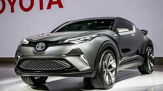 СМИ назвали срок старта продаж кроссовера Toyota C-HR в России