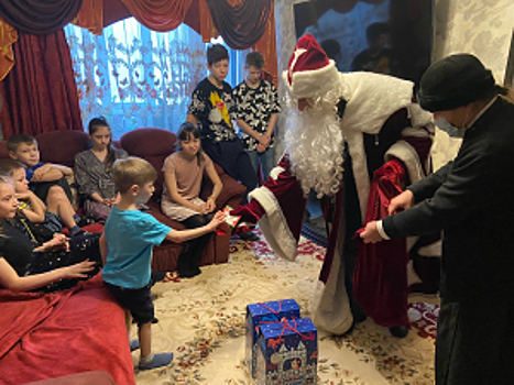 В Кировской области «Полицейский Дед Мороз» побывал в гостях у жителей Юрьянского района