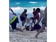Останки растерзанного акулами туриста из США нашли на пляже в Мексике