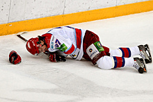 Российский хоккеист прокусил язык во время матча