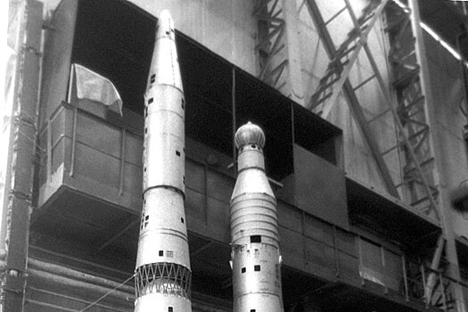 В Байконуре установили самый большой в мире макет ракеты Н-1
