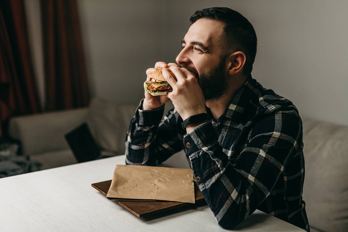 Российским мужчинам посоветовали не говорить ни слова