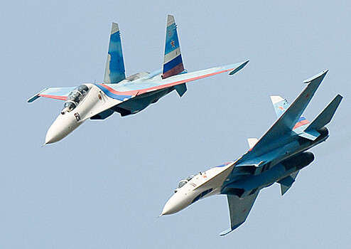 Экипажи истребителей Су-27 провели учебный бой в небе Кубани