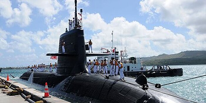 Подводная лодка столкнулась с торговым судном у берегов Японии