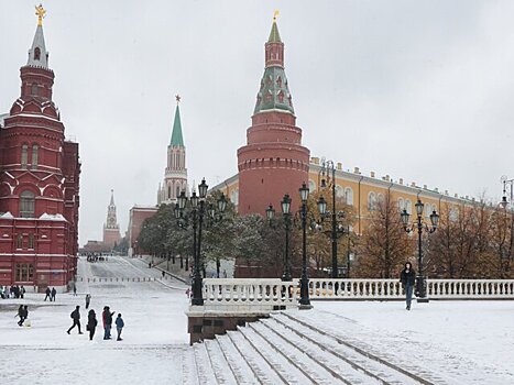 "Теплом сердец и батарей": пользователи поделились красивыми фото заснеженной Москвы
