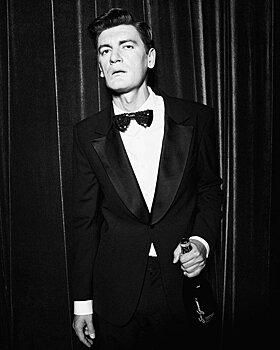 Мафиози, Дали и Маяковский: как смокинг изменил Александра Гудкова