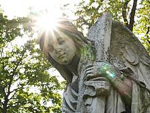 Кладбища Москвы подготовили к пасхальным праздникам