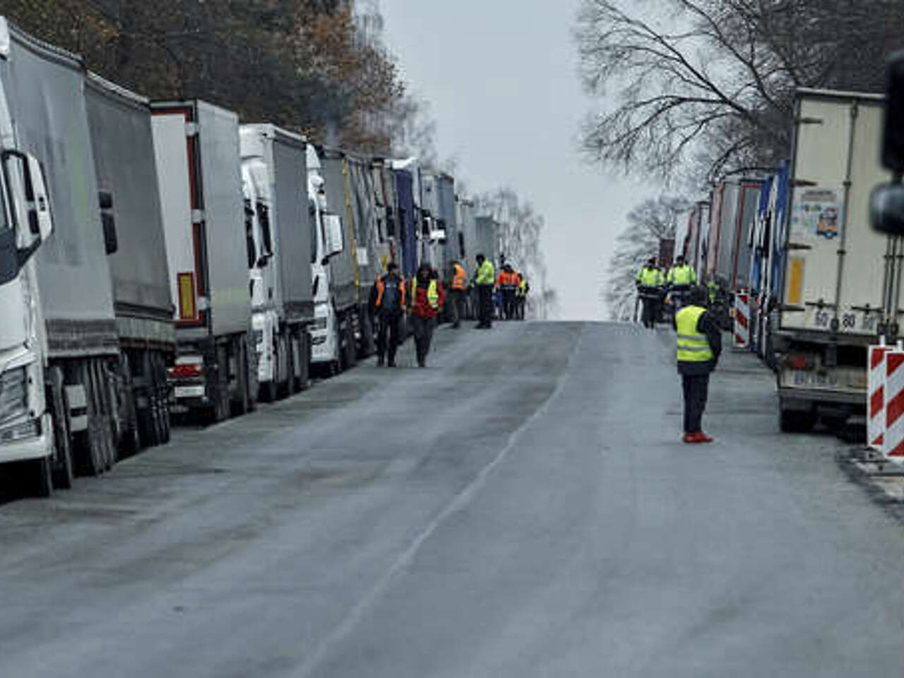 ГПСУ: на украинско-польской границе образовалась очередь из 1,5 тыс  грузовиков - Рамблер/новости