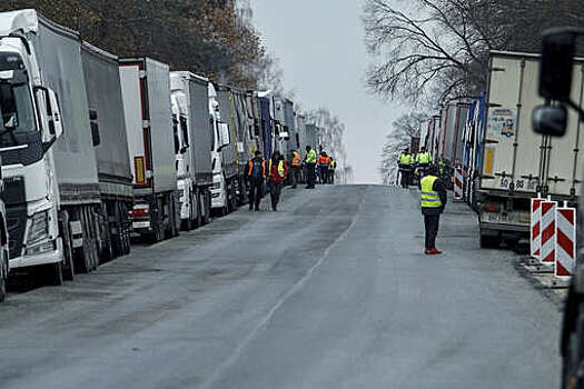 Госпогранслужба Украины: на границе с Польшей скопилось 1300 машин