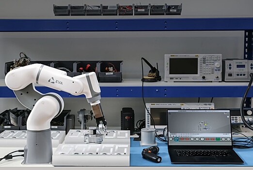 Робо-рука Eva может заменить промышленных роботов