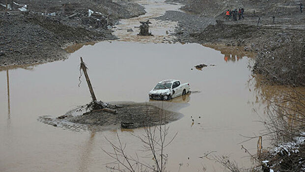 Стало известно о прорыве двух дамб в Красноярском крае