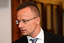 Глава МИД Венгрии Сийярто: поставки оружия Киеву из ЕС продлевают конфликт на Украине