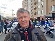 Актёр телешоу «Уральские пельмени» Сергей Исаев и сотрудники Госавтоинспекции на закрытии мотосезона в Свердловской области призвали всех соблюдать ПДД