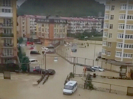 Сотни людей эвакуировали из-за затопления на Кубани
