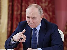 Путин: Хрущев фактически подарил Крым Украине