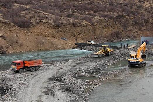 В Дагестане смыло дорогу через неделю после открытия