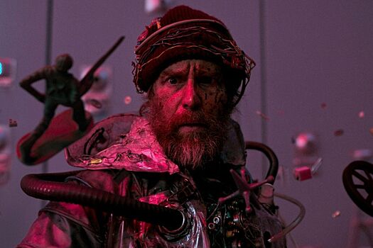 Представлен финальный постер фильма «Удачи, веселья, не сдохни»