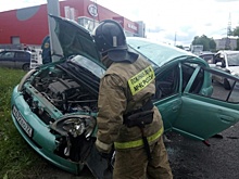 Авария на Одесской, хаски, бегущая рядом с такси, и жалоба жителей Березняков: дорожные видео недели