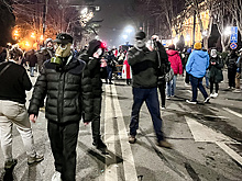 Митингующие в Тбилиси устроили беспорядки, оказывая сопротивление спецназу МВД