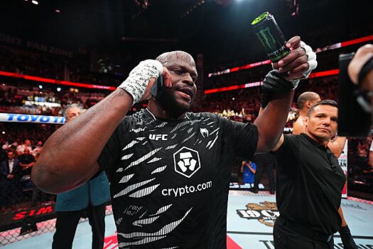 Льюис рассказал, о чём беседовал с Трампом по телефону прямо в октагоне