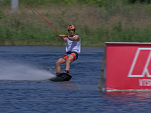 Открытый чемпионат городского округа по вейкбордингу прошел в Люберцах