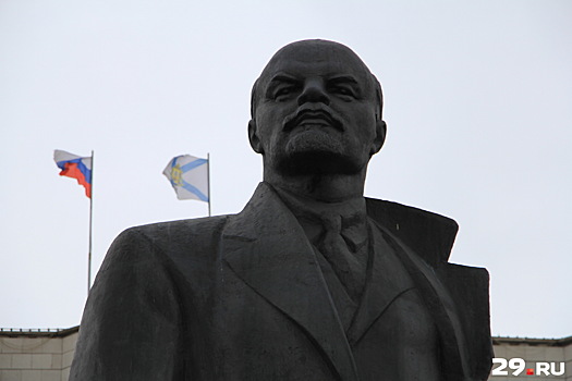 Лениным нужен ремонт: где в Архангельске самый ветхий памятник вождю мирового пролетариата