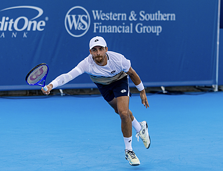 Бонзи после победы над Медведевым отреагировал на скандальное поведение россиянина