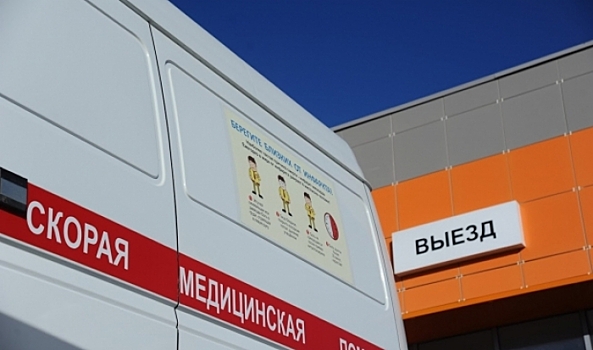 «Митсубиси» врезалась в ВАЗ в Волгоградской области
