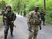 “Это было самоубийство”: жизнь зарубежных боевиков на украинской линии фронта