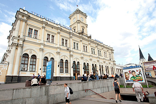 Новую систему оплаты парковок начали тестировать на Ленинградском вокзале в Москве