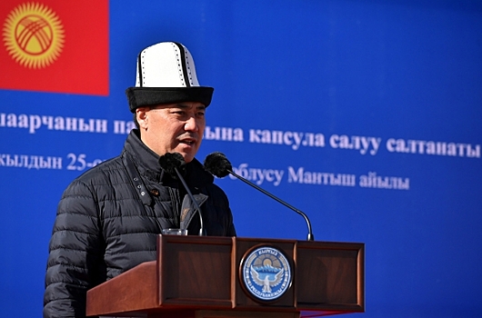 Глава Киргизии поручил отменить тендер на закупку автомобилей чиновникам