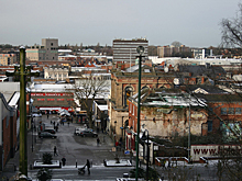 Пожарные спасали от огня фабрику свиных потрохов: рабочие эвакуированы