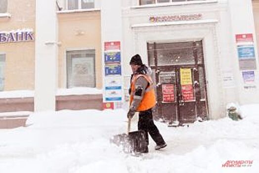 В Татарстане осужденных вывели на улицы для уборки снега