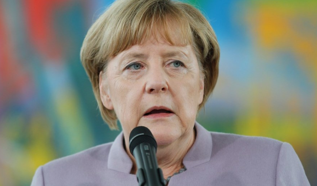 Моравецкий осудил политику Меркель в отношении России