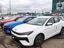 Продажи автомобилей «Москвич» упали на треть