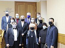 Лауреаты премии «Сцена» получили награды от Владимира Мякуша