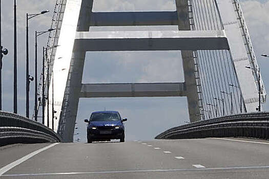 Движение транспорта по Крымскому мосту возобновили